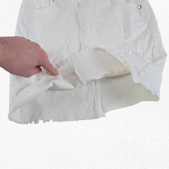 Y2K White Low Rise Distressed Raw Hem Mini New Vintage Denim Skirt Size 2 - Picture 3 of 7